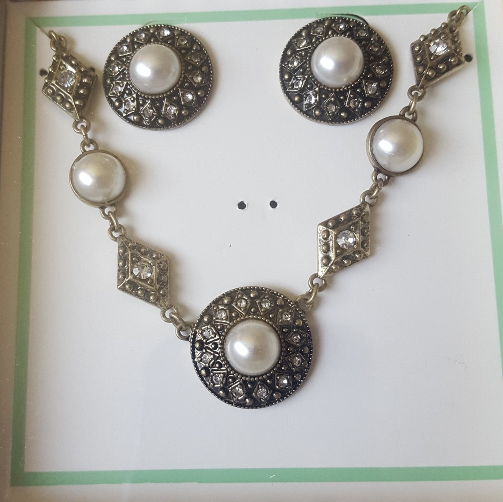 New Vintage Jewelry Set